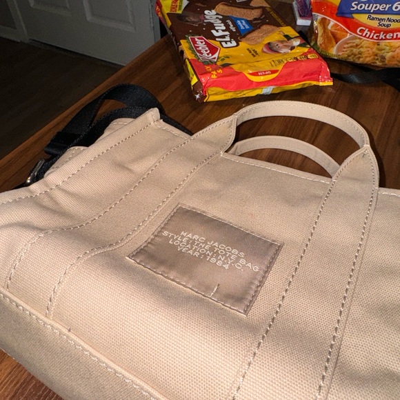Marc Jacobs Light Tan Tote Bag with Black Strap - Picture 3 of 7